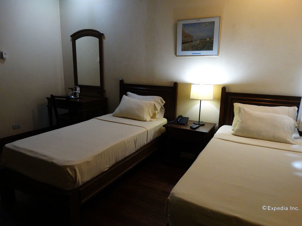 Malate Pensionne Manila Esterno foto